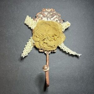 Vintage Victorian Style Metal Burlap Flower & Lace Bow Wall Hook Hanger 7.25"